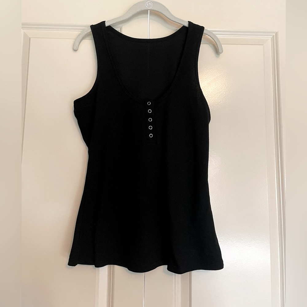 Black ribbed tank